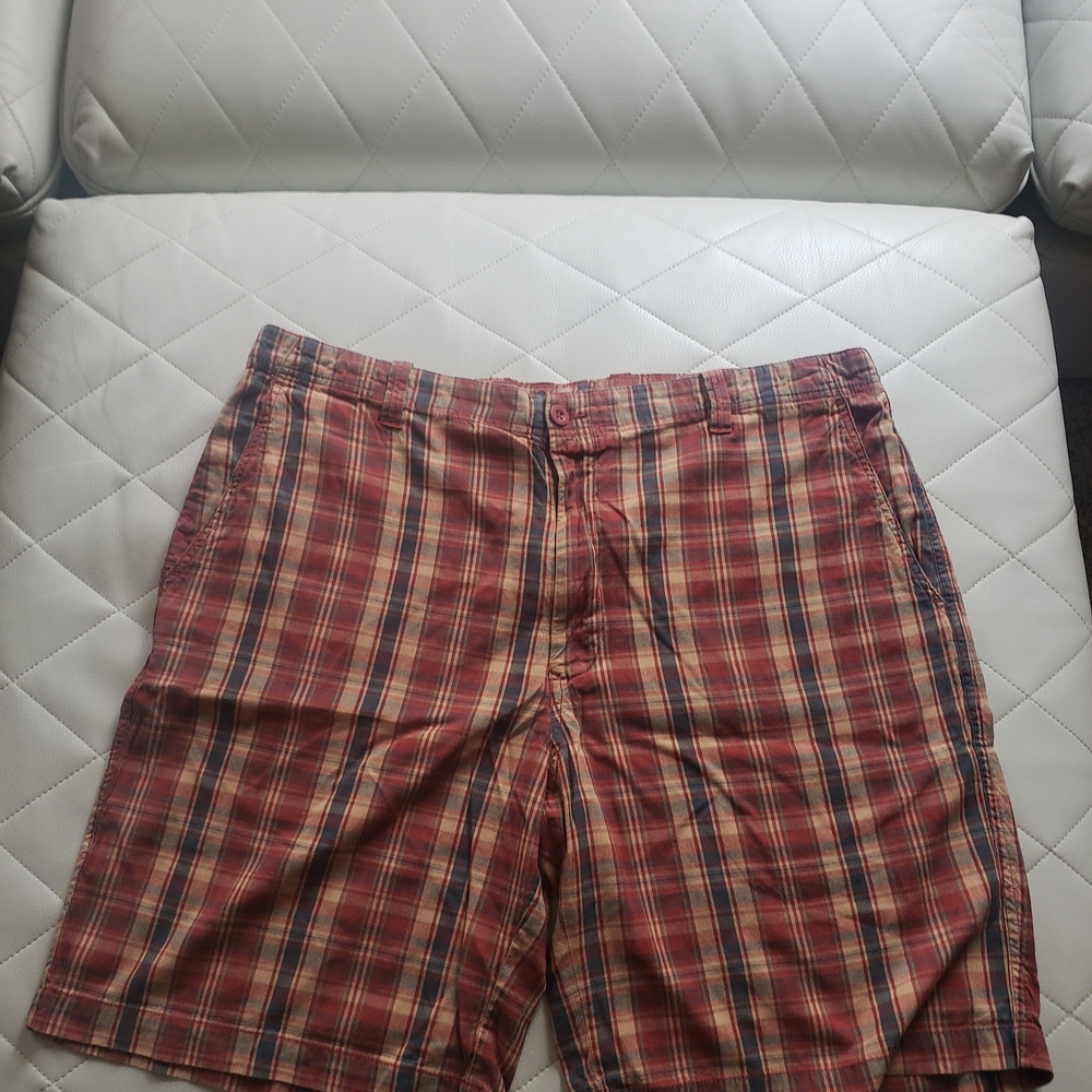 Izod Jeans Lightweight Plaid Shorts Size 40